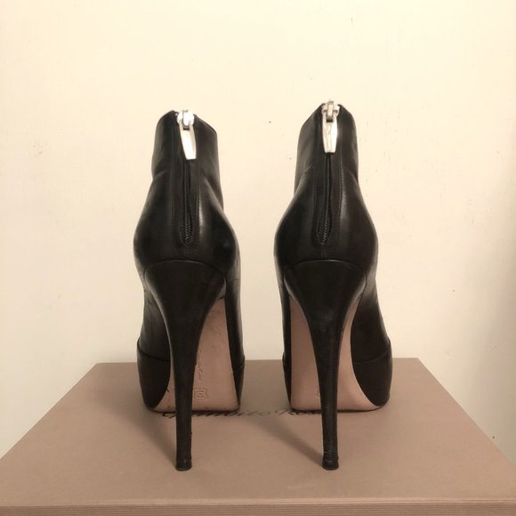 Gianvito Rossi - Picture 5 of 13